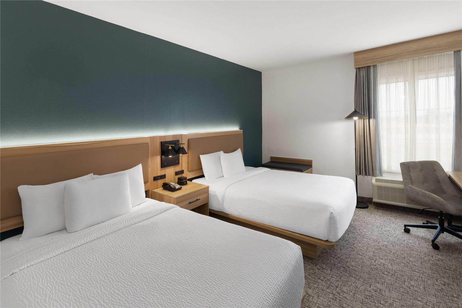 La Quinta Inn & Suites by Wyndham Lexington South Hamburg - photo 36