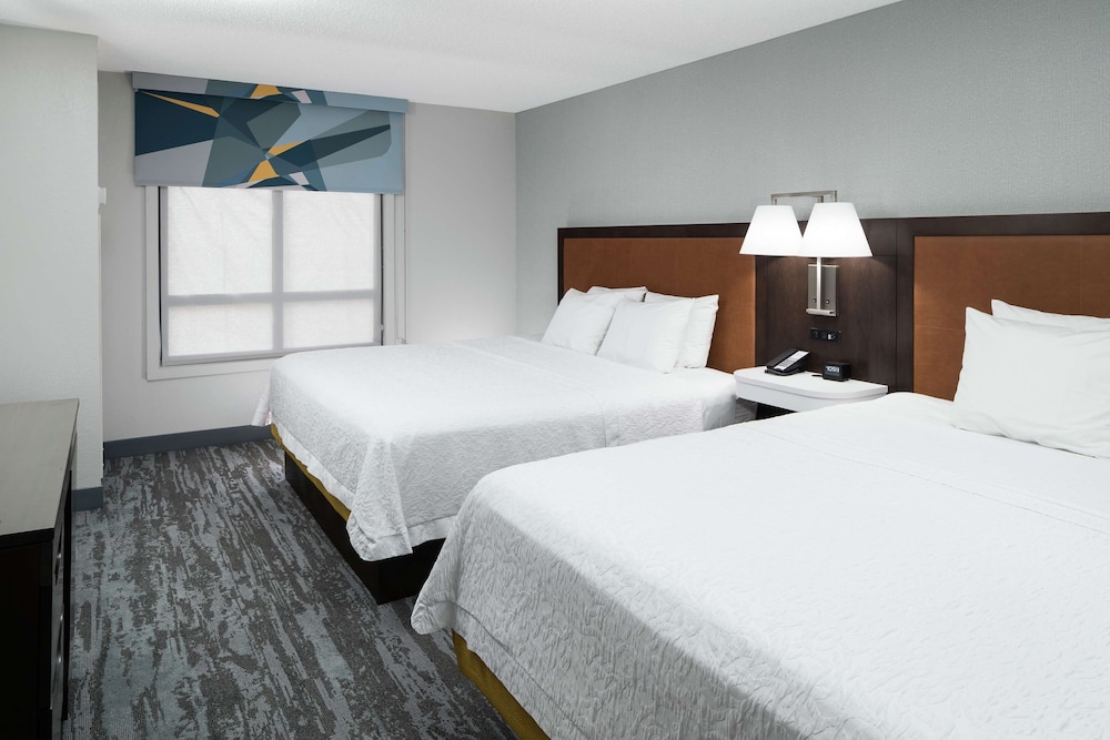 Hampton Inn & Suites Memphis Beale Street - photo 6