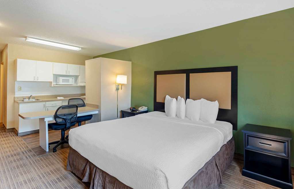Extended Stay America Select Suites Chicago Rolling Meadows - photo 16