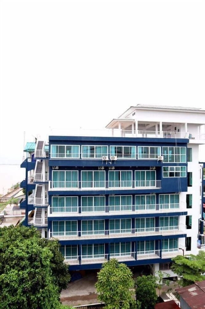 Samoar Riverside Hotel in Nong Khai, Thailand