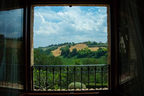 Casa di Gè — 4-Star Luxury Hotel in Serrungarina, Italy