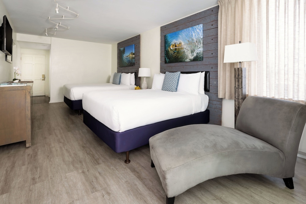 Pacific Edge Hotel - photo 9