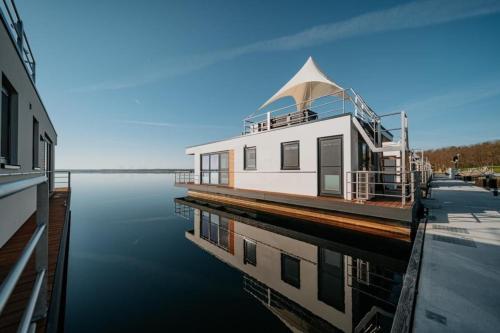 Hausboot Seeblick LP7 — hotel in Vetschau