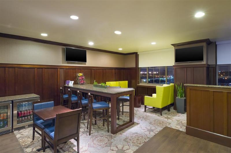 Sheraton Jfk Airport Hotel - photo 13