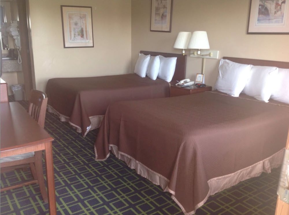 Hilltop Inn - photo 5