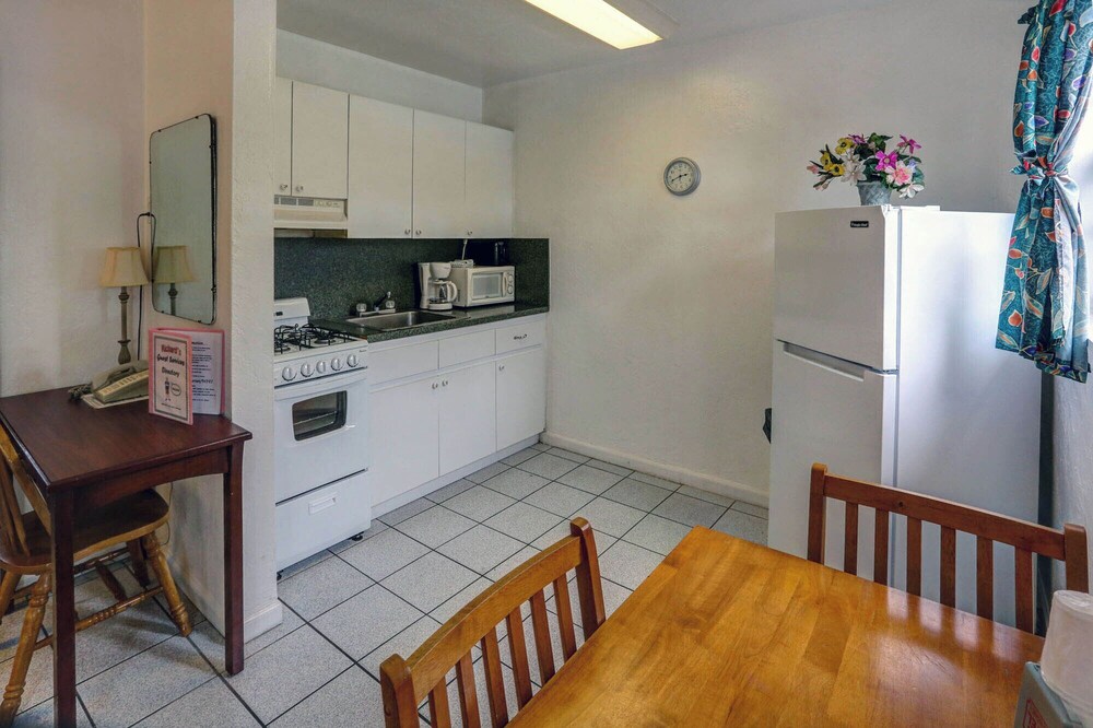 Richard's Motel - photo 55