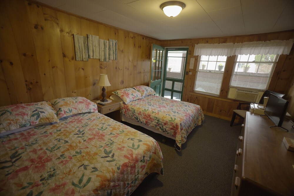Betty Doon Hotel - photo 105