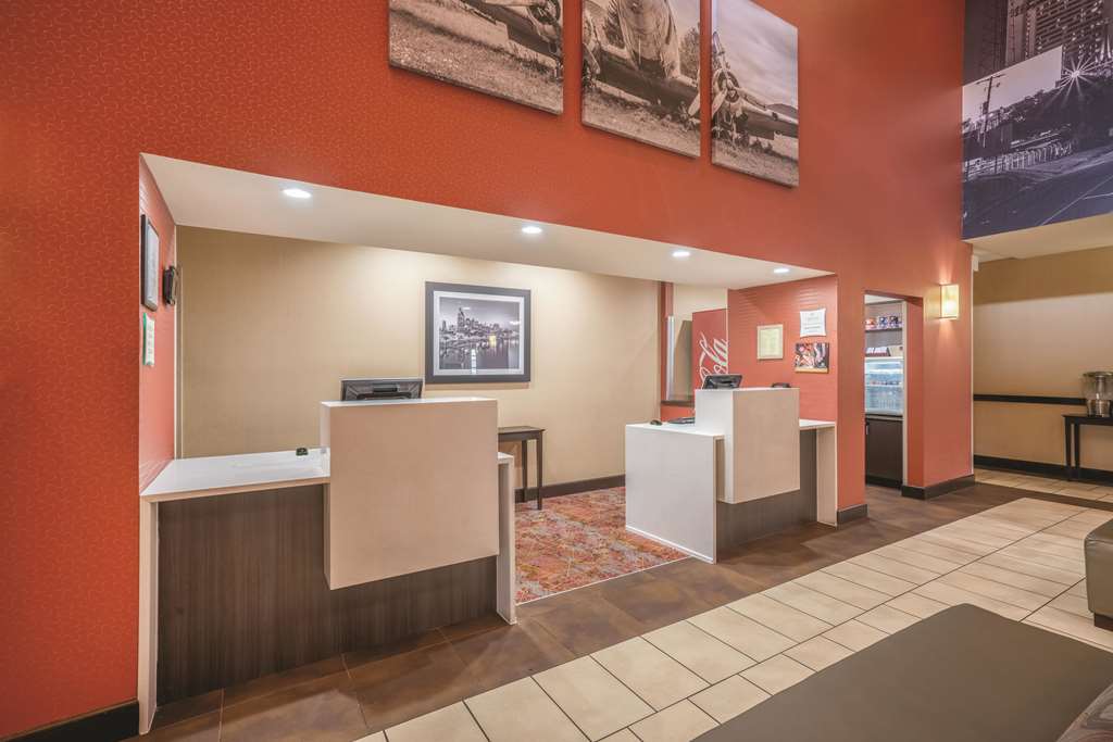 La Quinta Inn & Suites by Wyndham Smyrna TN Nashville - photo 2