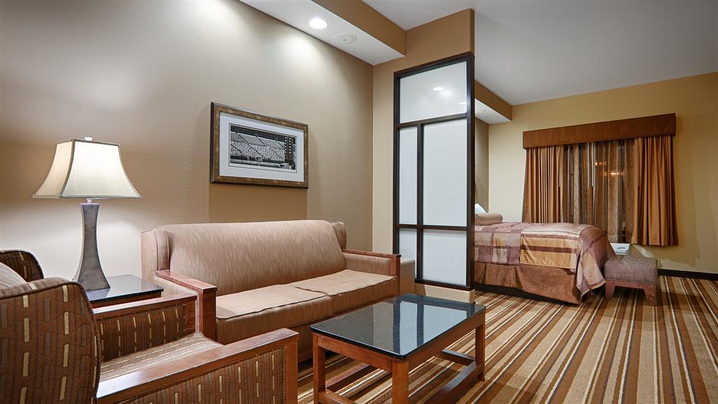 Best Western Plus KC Speedway Inn & Suites - photo 11