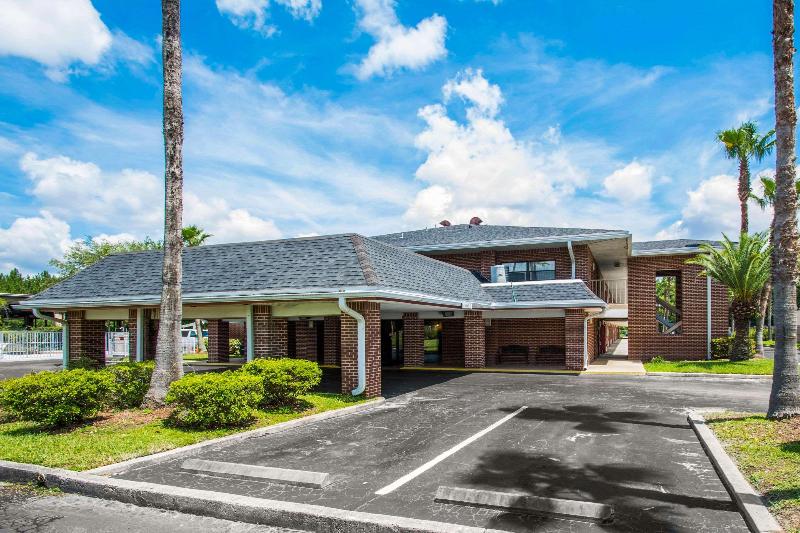 SureStay by Best Western Jacksonville Airport - photo 2