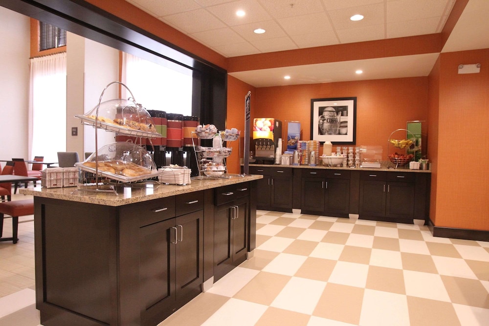 Hampton Inn & Suites Seneca Clemson Area - photo 52