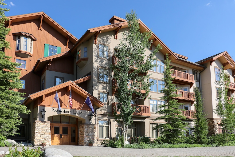 3106 One Bedroom Den Deluxe Powderhorn Lodge 1 Hotel Room by RedAwning - photo 11