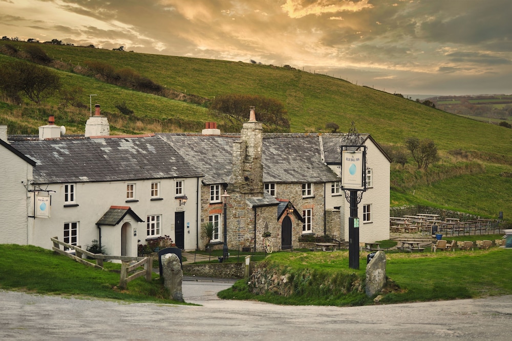 Blue Ball Inn - carbon neutral hotel in Lynton