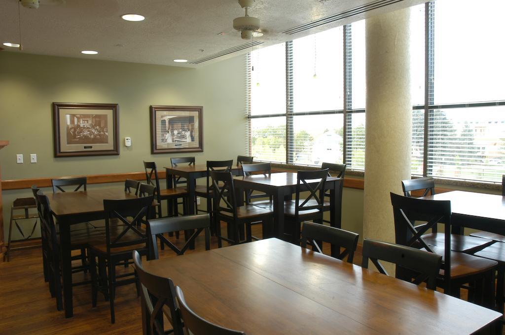 University Inn - photo 12