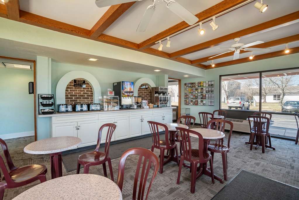Econo Lodge Inn & Suites Rehoboth Beach - photo 34