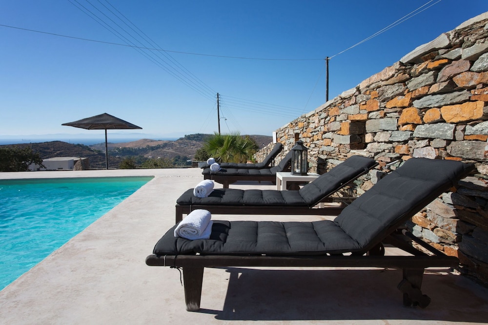 Villa Thea — 4-Star Luxury Hotel in Kea, Greece