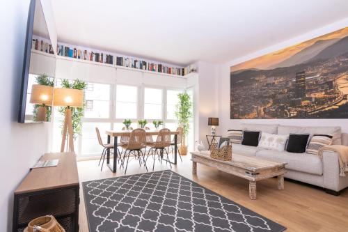 Bilbao Henao Park de Bilbao Suites En Pleno Centro Con Garaje Directo in Bilbao, Spain