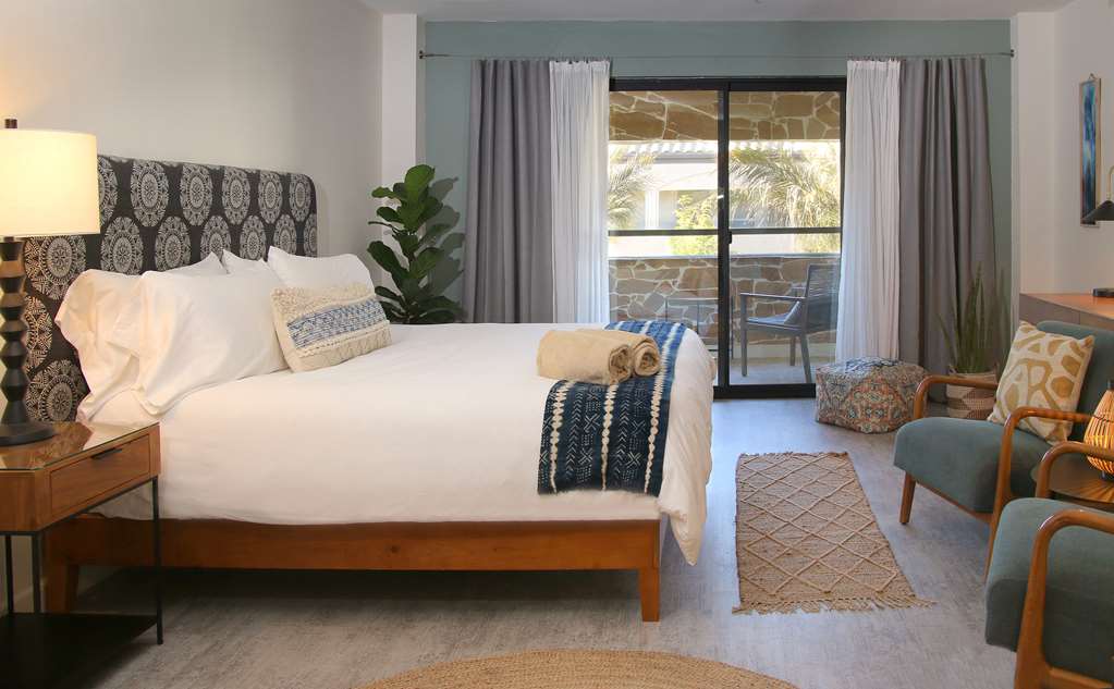 Azure Palm Hot Springs - photo 8