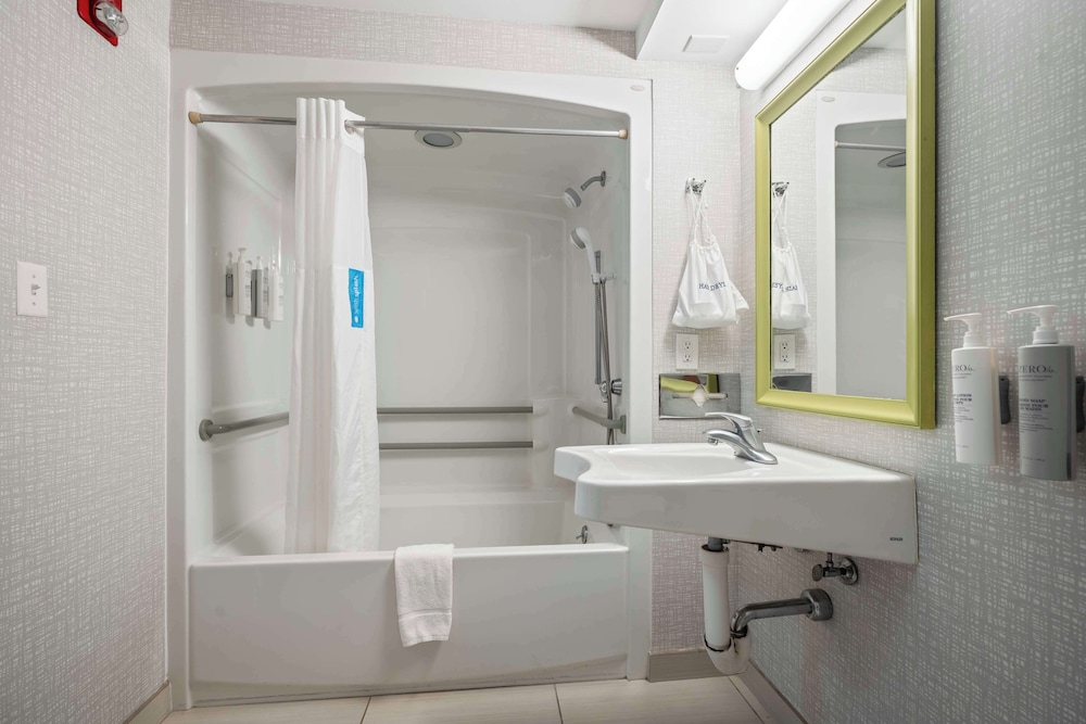 Hampton Inn Ridgefield Park - photo 30
