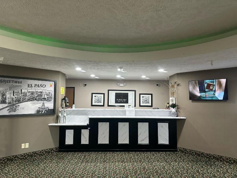 Burgundy Inn & Suites - photo 11