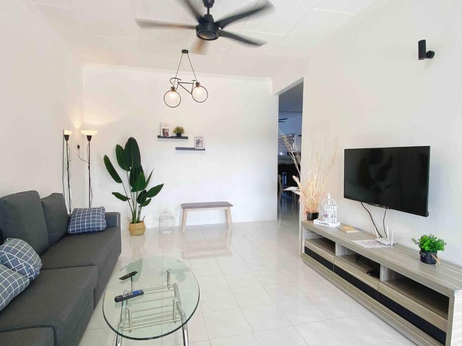 Diamond Bay Homestay — 4-Star Luxury Hotel in Teluk Intan, Malaysia