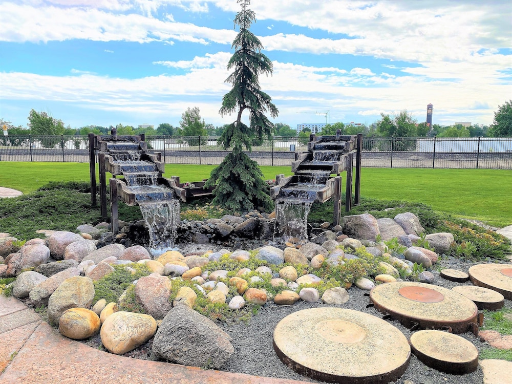 Staybridge Suites Great Falls by IHG - photo 120