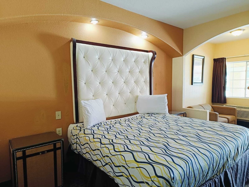 Capital O Deluxe Inn Channelview Houston I 10 - photo 14
