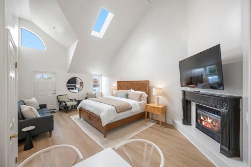 Miramar Penthouse Coastal Elegance in the Heart of Half Moon Bay — hotel in Half Moon Bay