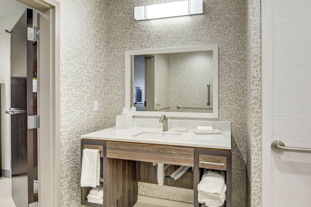 Home2 Suites by Hilton Foley - photo 19