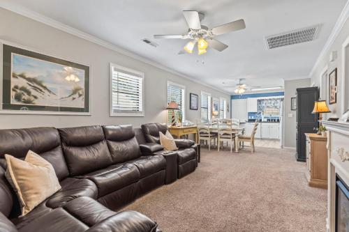 Gorgeous 2 Bedroom Condo for 6 Summer Times Unit 8 — 4-Star Luxury Hotel in Myrtle Beach, United States