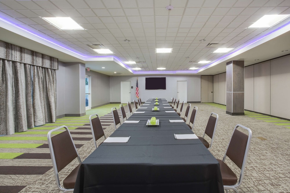 Hampton Inn & Suites Jacksonville Orange Park - photo 33