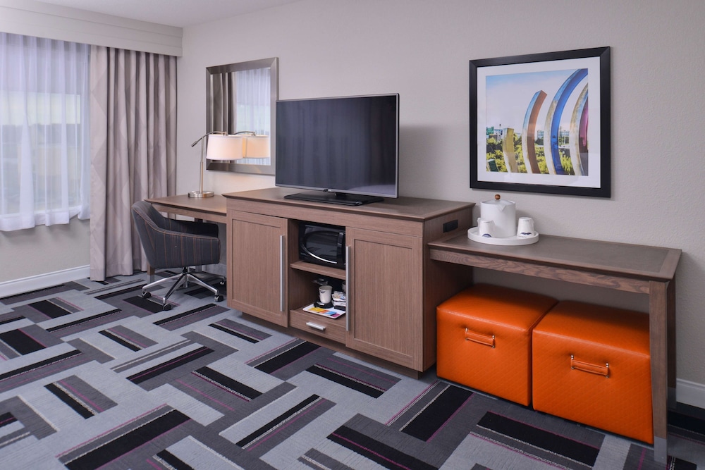 Hampton Inn & Suites Ames - photo 12