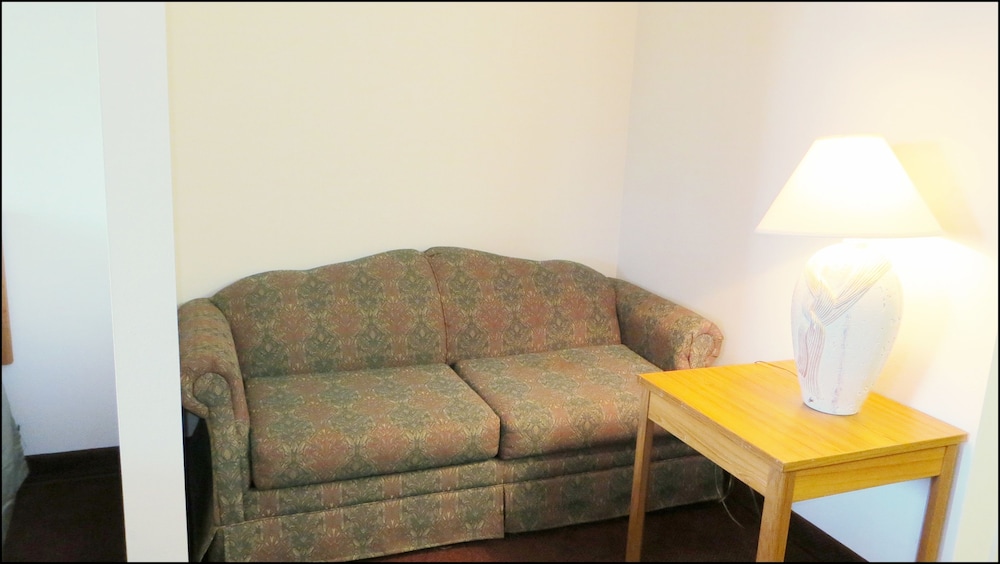 Peppermill Empress Inn - photo 15