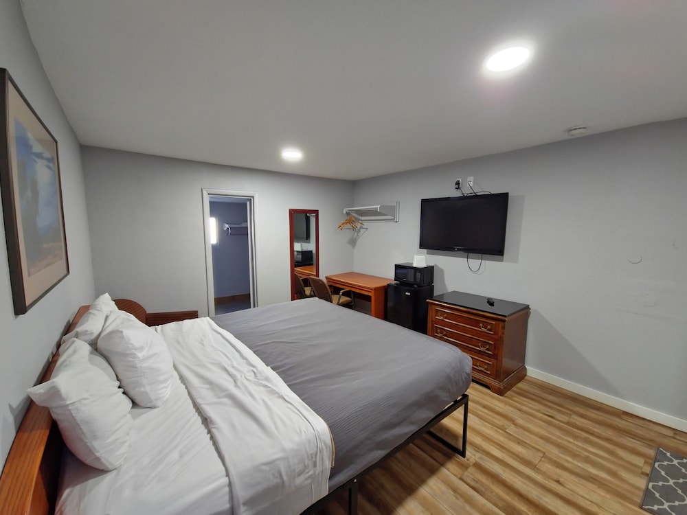The L Motel - photo 7