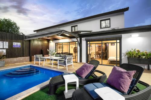 וילה רוני בריכה מחוממת Villa Roni Heated Pool — 4-Star Luxury Hotel in Eilat, Israel