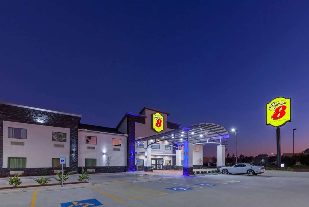Super 8 by Wyndham Kingwood Houston North - photo 3