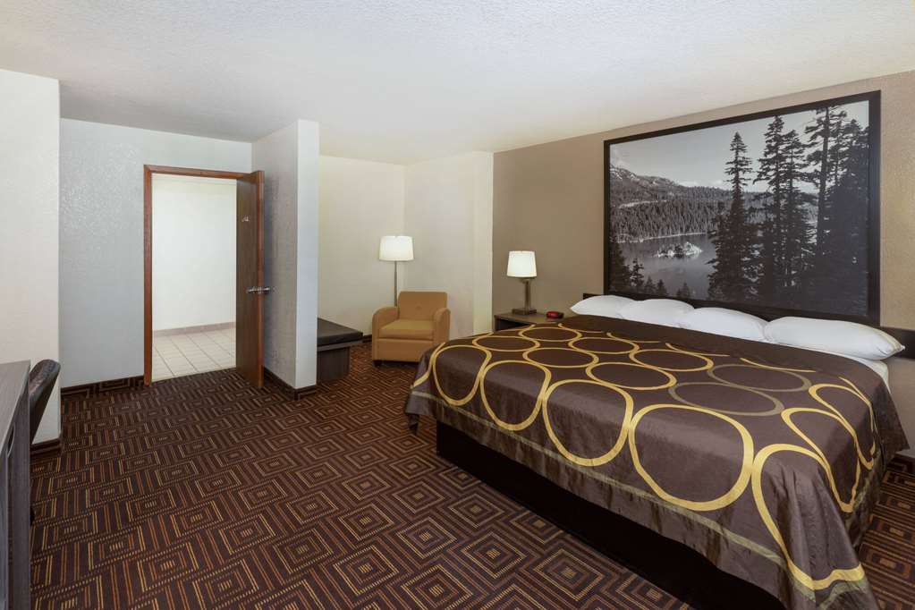 Super 8 by Wyndham Seguin - photo 18