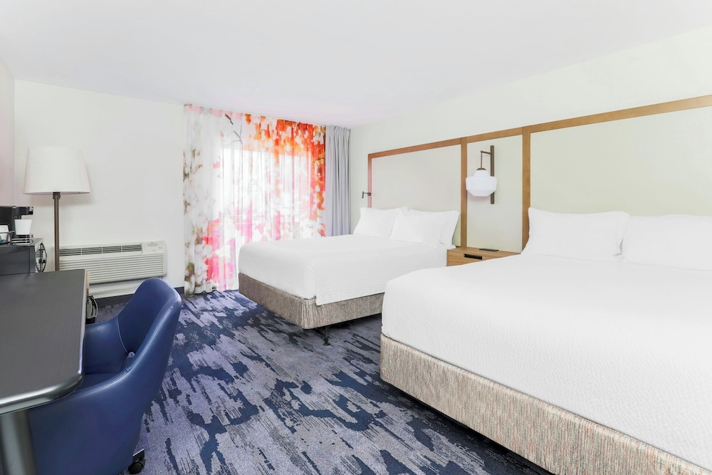 Fairfield Inn & Suites by Marriott San Jose Airport - photo 9