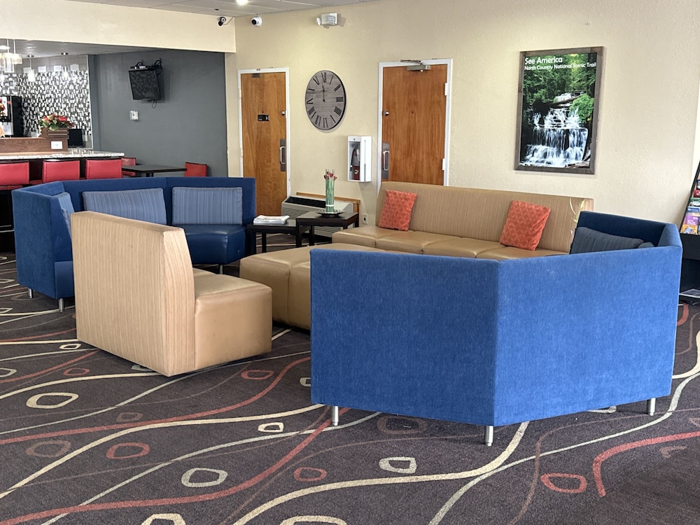 Travelodge by Wyndham Sturgis - photo 3