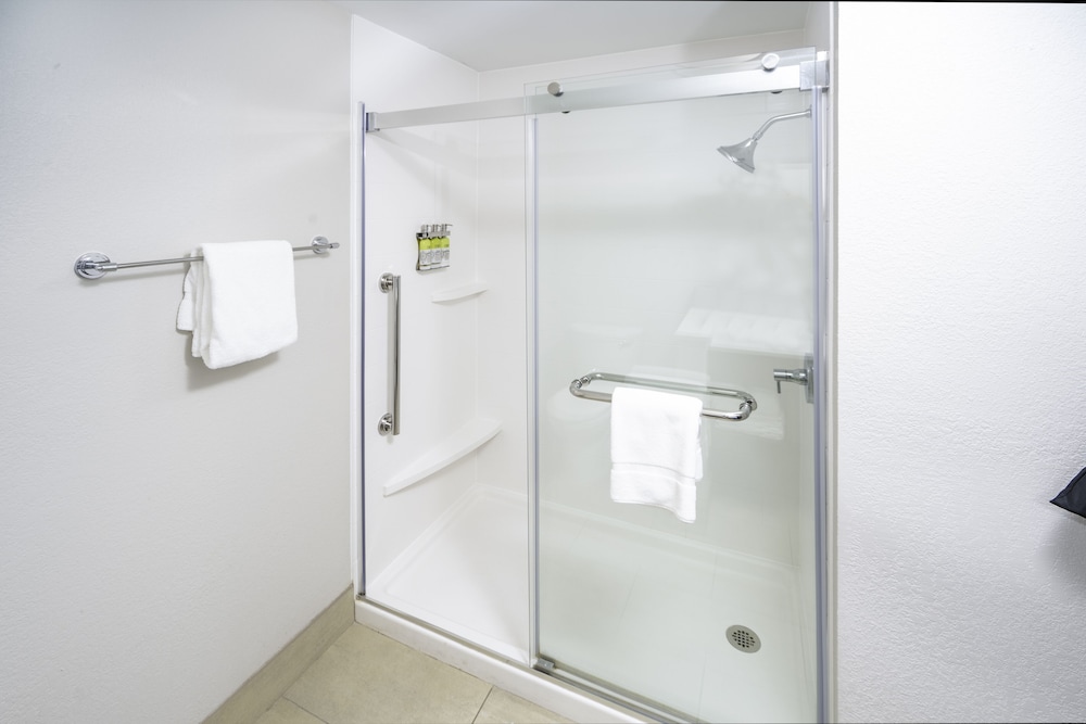 Holiday Inn Express & Suites Florence Cincinnati Airport by IHG - photo 17