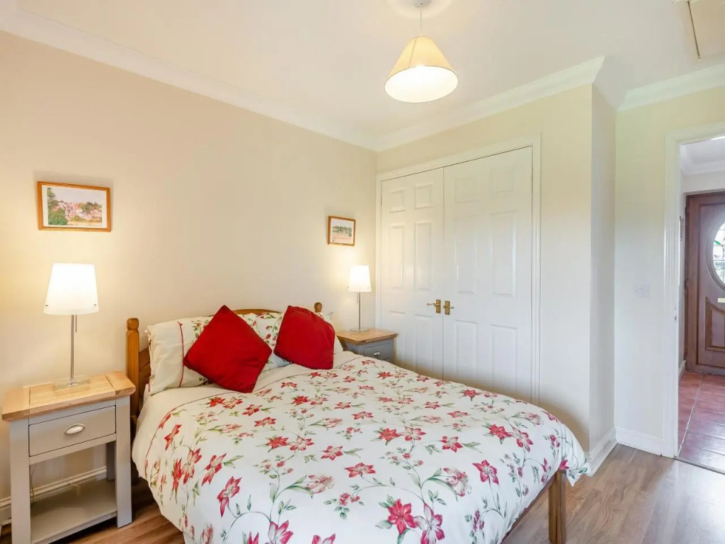 Peartree Cottage — Saint Osyth — photo 3