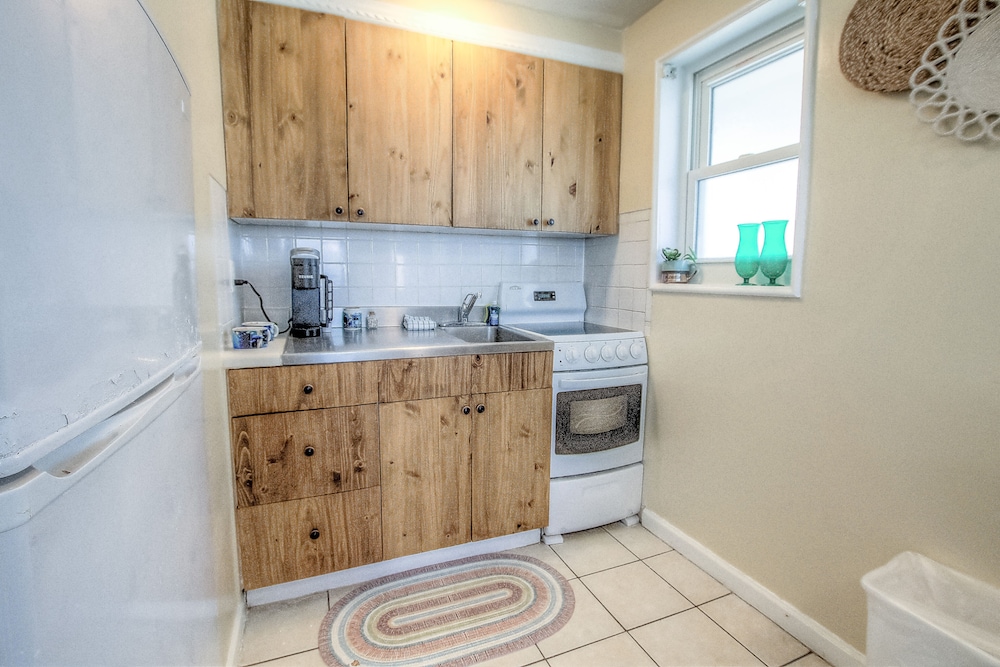 Daytona Shores Inn & Suites - photo 21