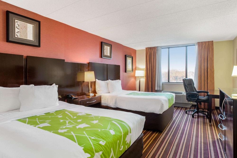DoubleTree by Hilton Salisbury - photo 12