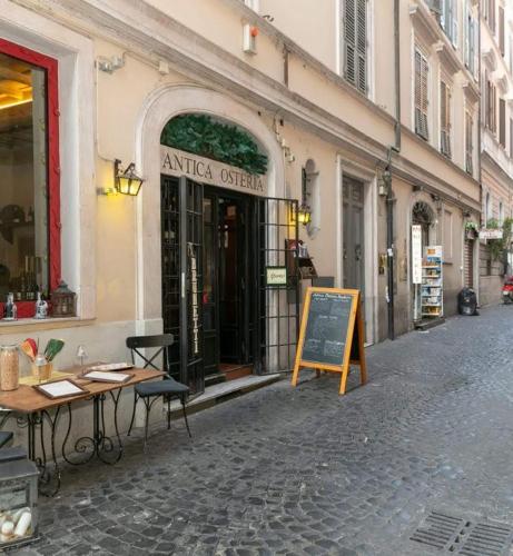 Tridente Storico Suites — 4-Star Luxury Hotel in Rome, Italy