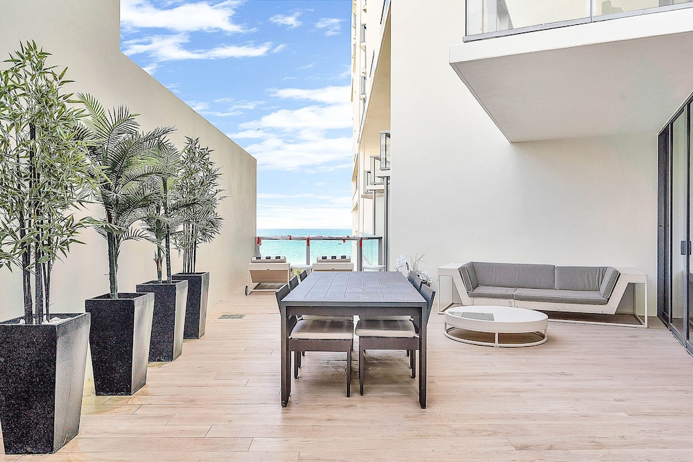 Private Residences at W SoBe by LRMB - photo 40