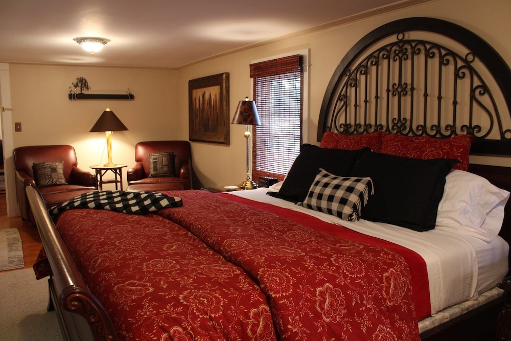 Inn at Clearwater Pond - photo 12