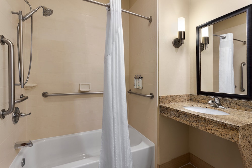 Holiday Inn Express Hotel & Suites Edmond by IHG - photo 35