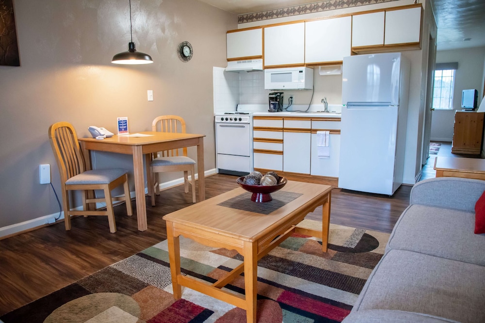Affordable Corporate Suites Lanford - photo 36