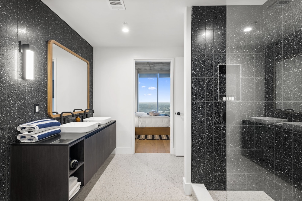 Austin Condo Hotel - photo 750