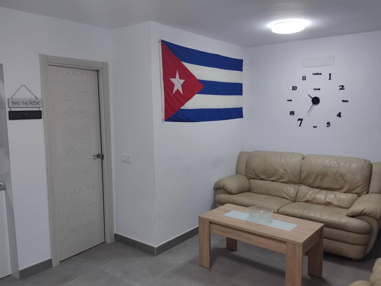 El Rinconcito Cubano En La Playa — Almeria